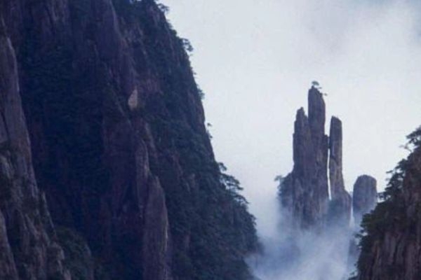 石柱峰图片