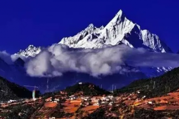 碧罗雪山图片