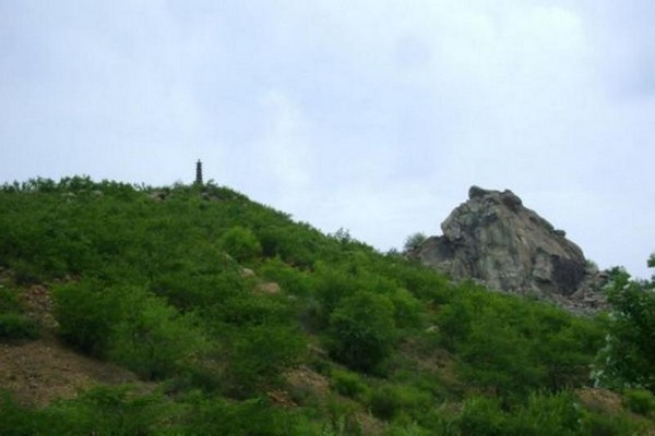 齐齐哈尔蛇洞山风景区旅游攻略