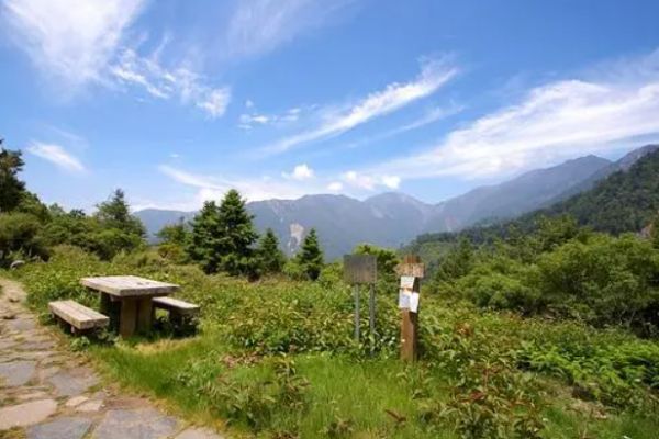 秀姑峦山图片
