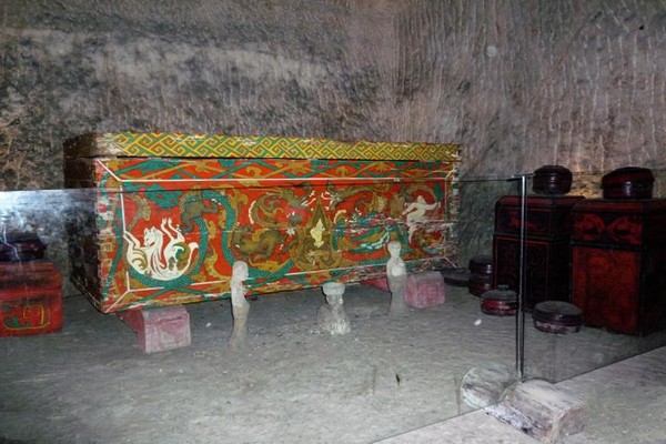 龟山汉墓旅游攻略
