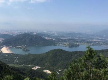 蟒山
