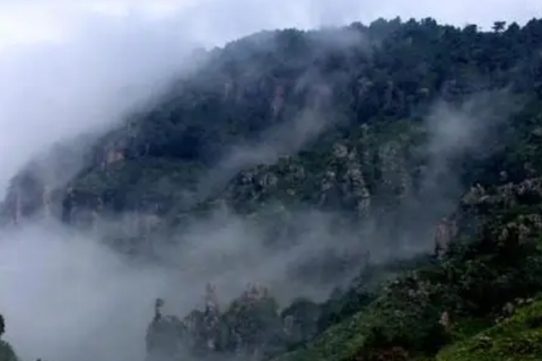 蟒头山图片