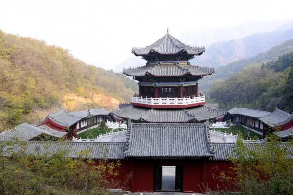 鹤伴山图片