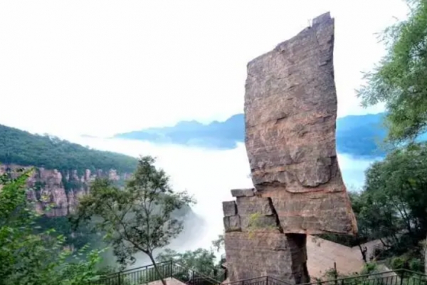 黛眉山图片